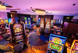 Antarmuka Starburst di lingtogel77 dengan lima gulungan dan kontrol taruhan